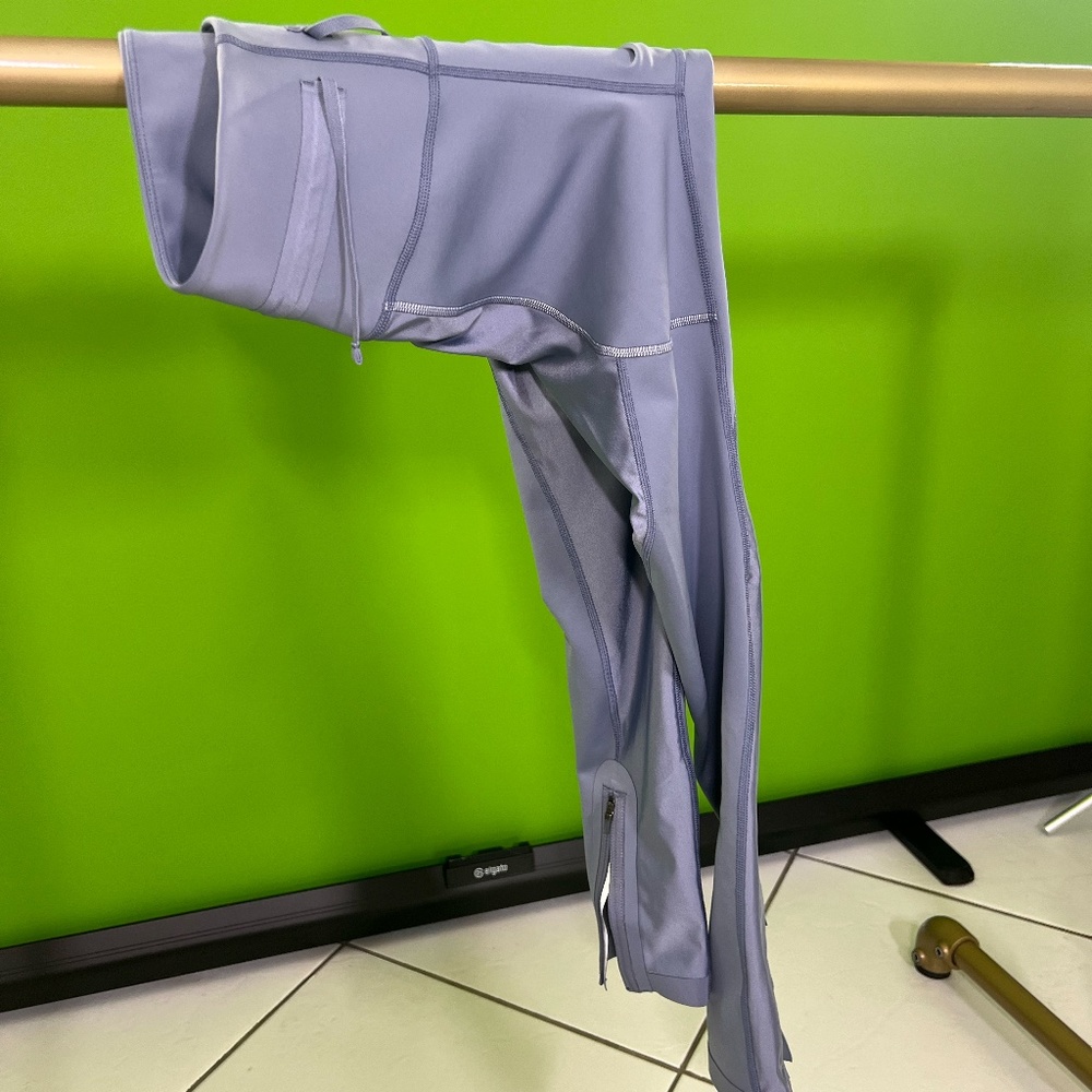 Running Pants - Picture 4 of 5